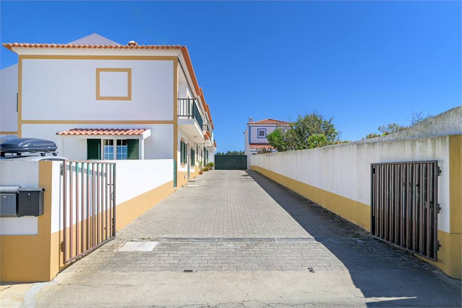 Acesso exterior à Casa do Canal