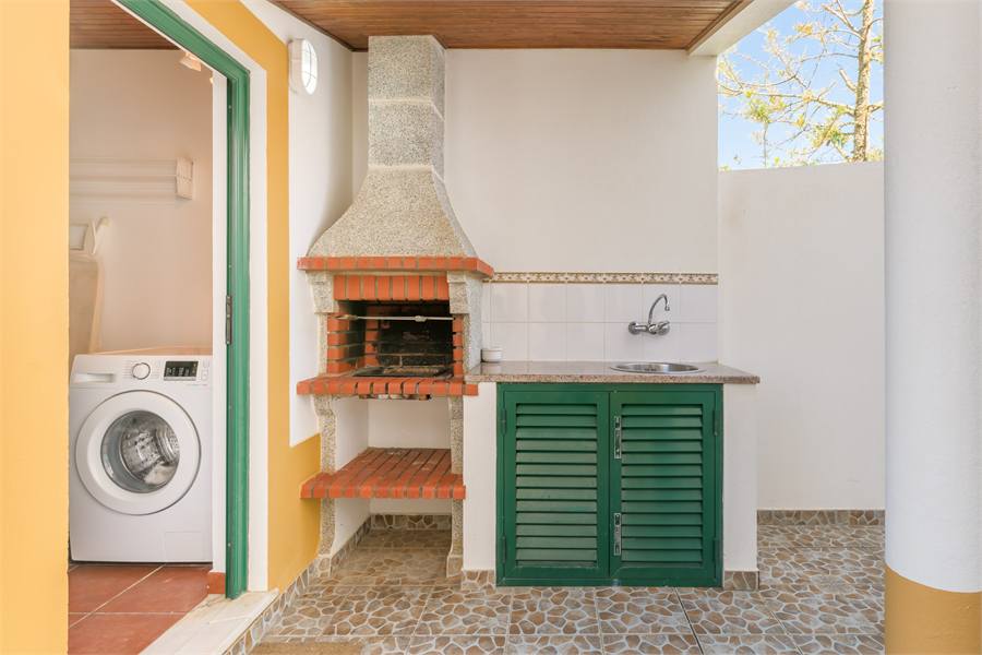 Barbecue no exterior da Casa do Canal
